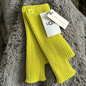 Ugg Anthropologie fingerless lime green gloves NWT